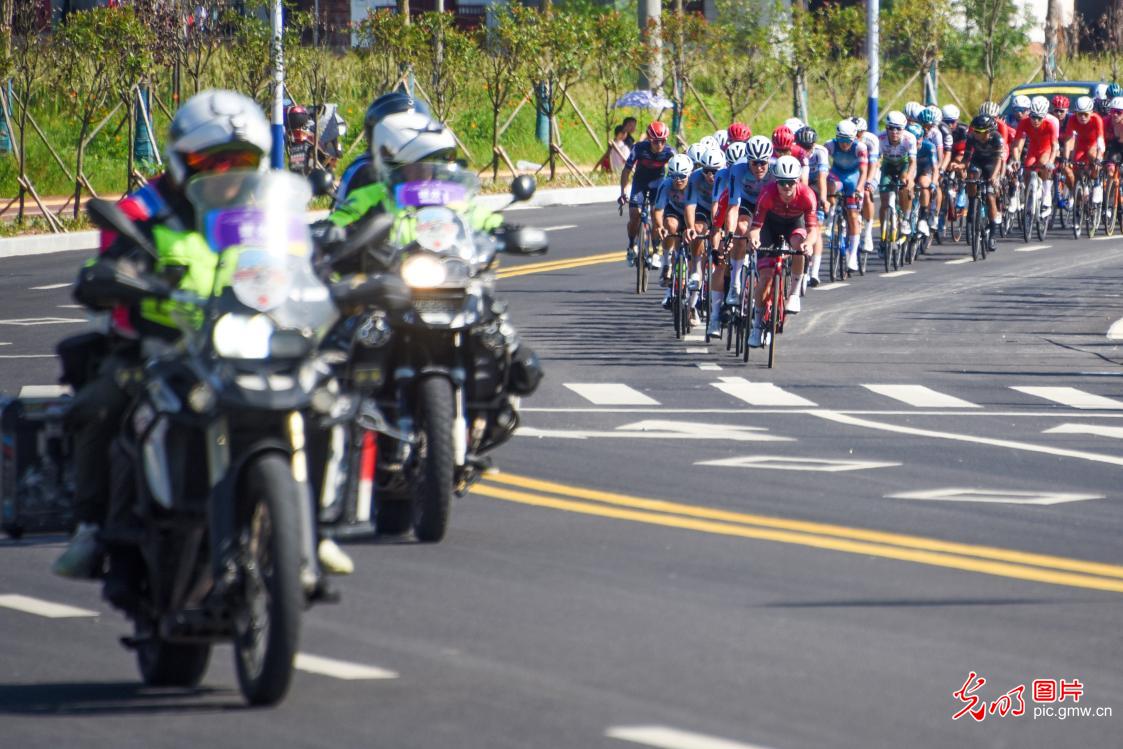 第十一届环鄱阳湖国际自行车大赛开赛
