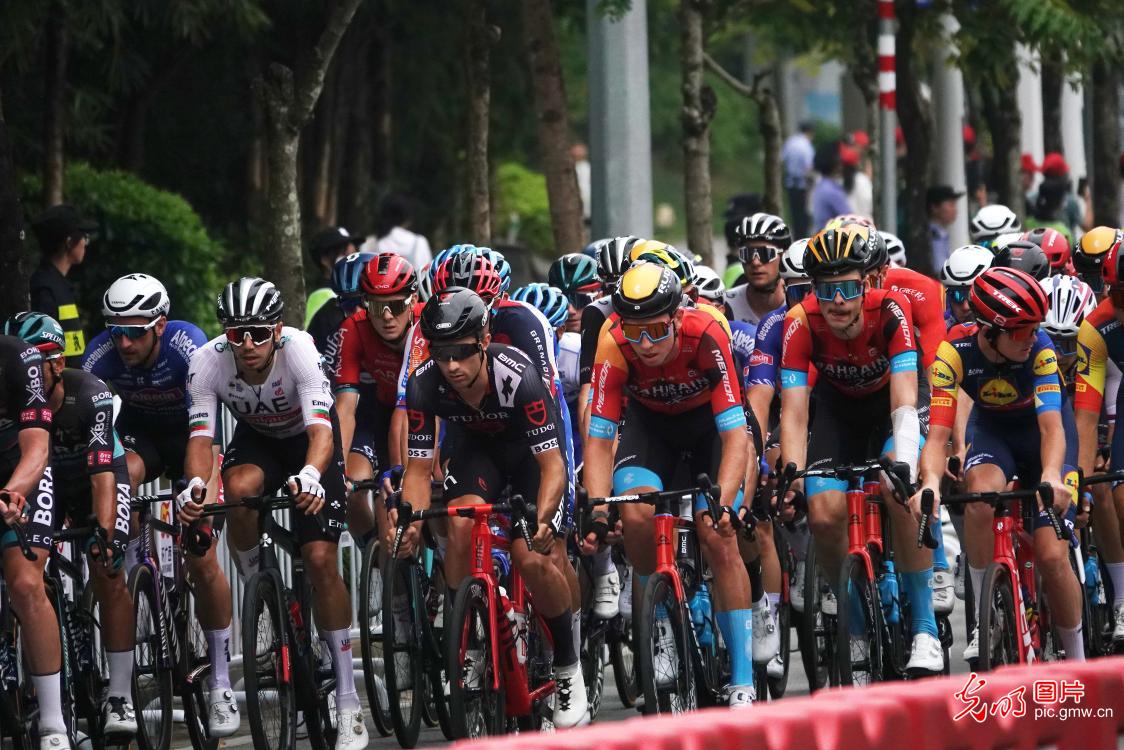 2023年环广西公路自行车世界巡回赛南宁城市赛开赛