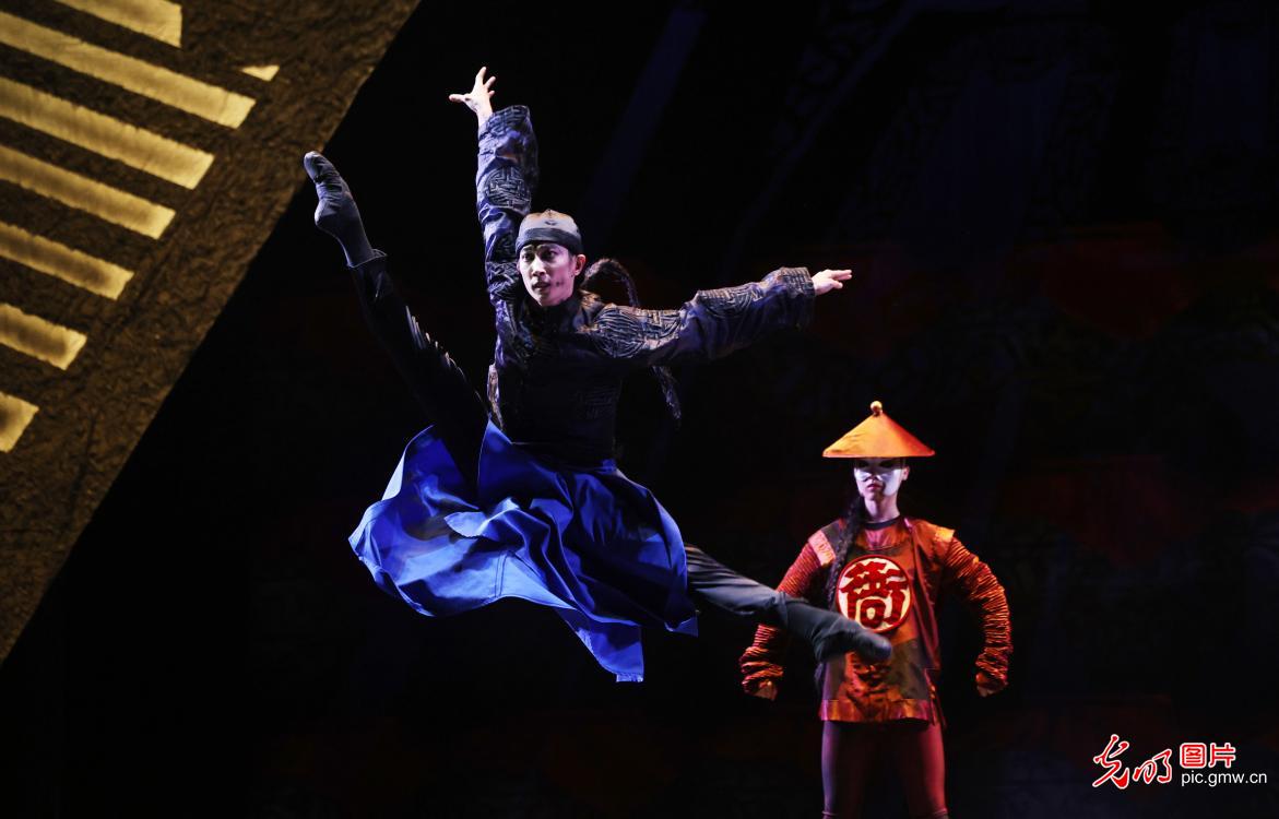 经典芭蕾舞剧《死水微澜》在南通上演