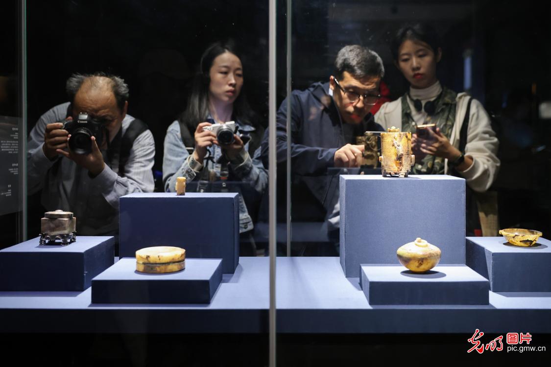 南京博物院“玉润中华——中国玉器的万年史诗图卷”特展开展