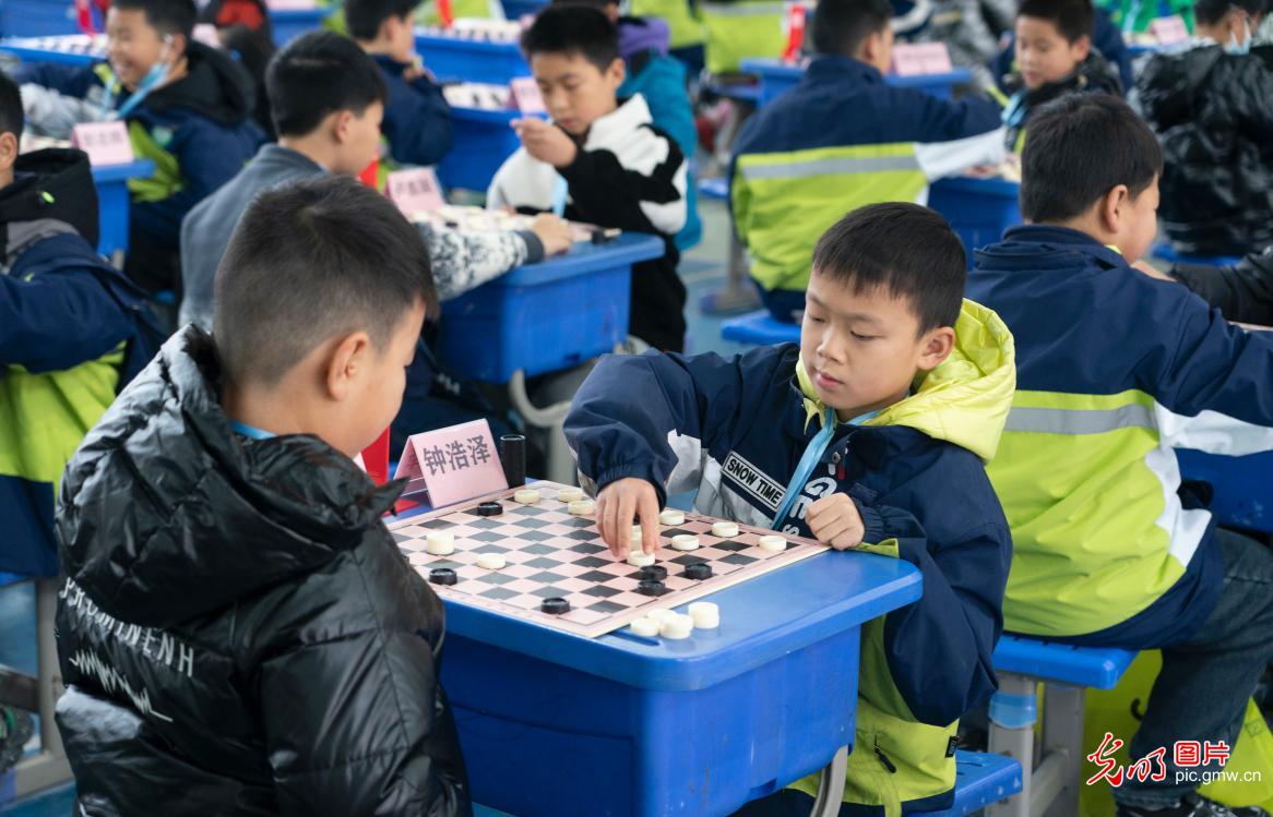 江西新余举行青少年国际跳棋赛