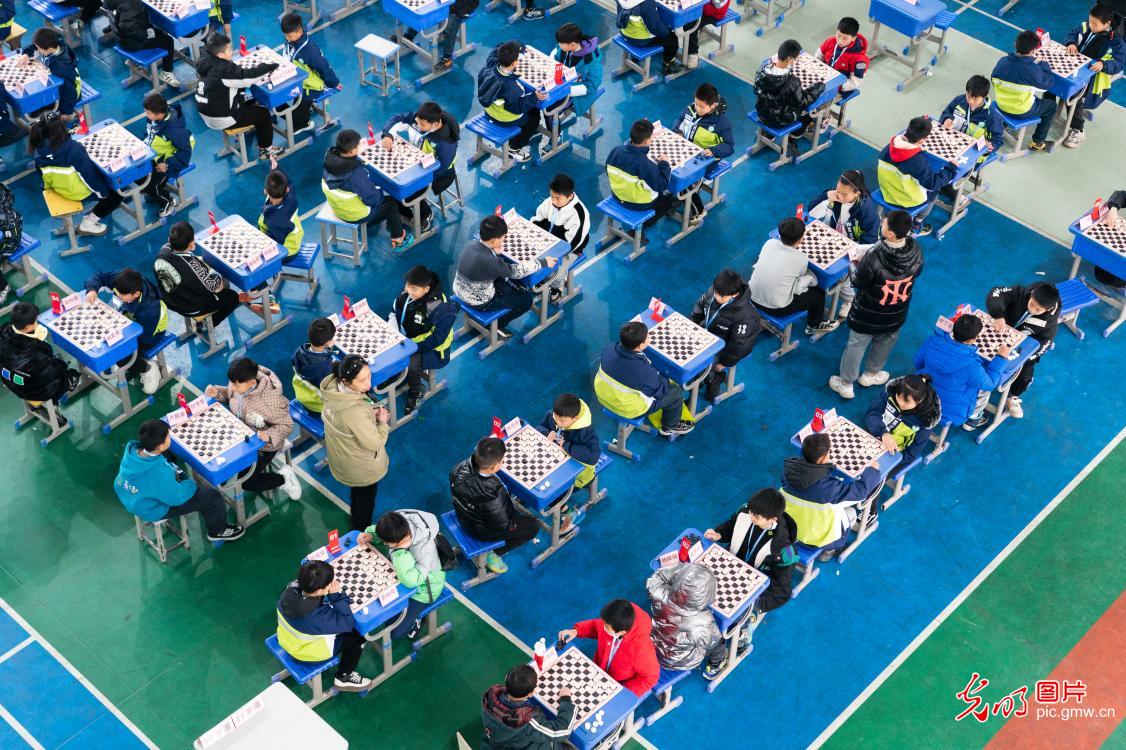 江西新余举行青少年国际跳棋赛