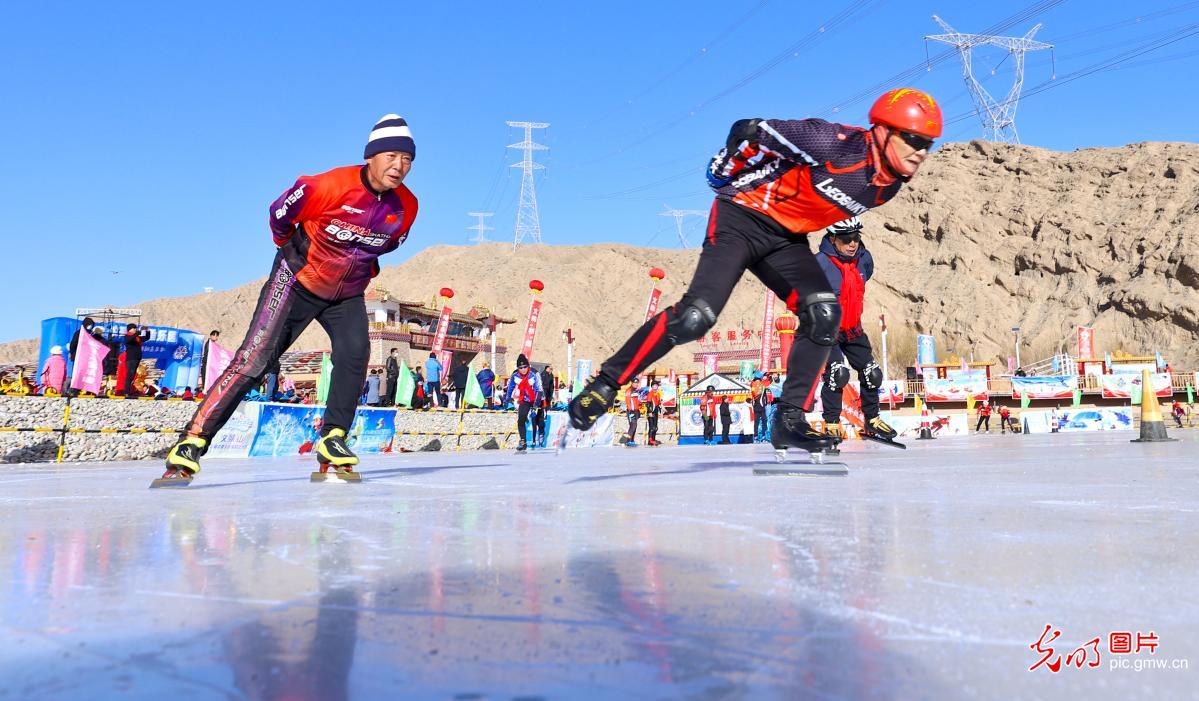 甘肃肃南：藏乡激情冰雪运动迎新年