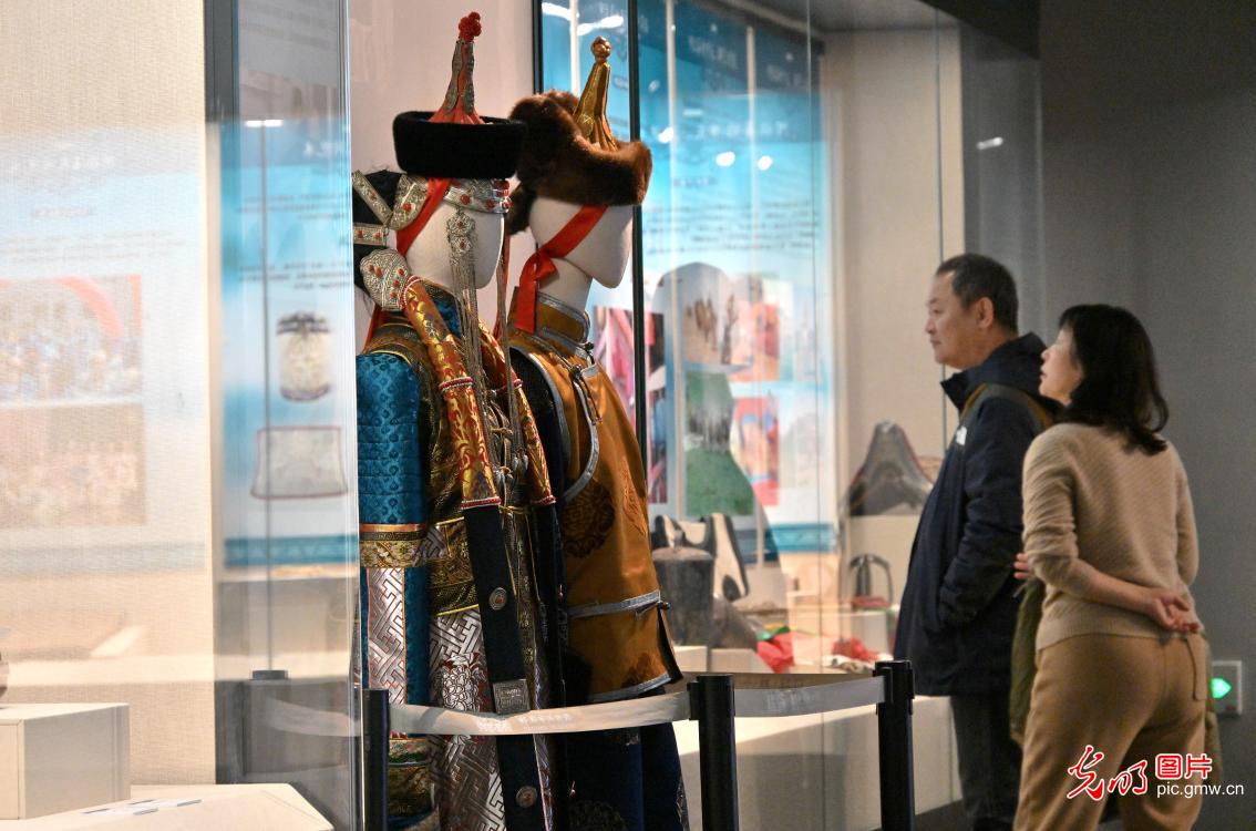 “多彩阿拉善——民俗文物展”在邯郸开展