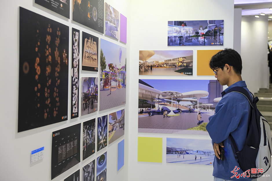 北京:2024中央美术学院毕业展人气旺 _光明网