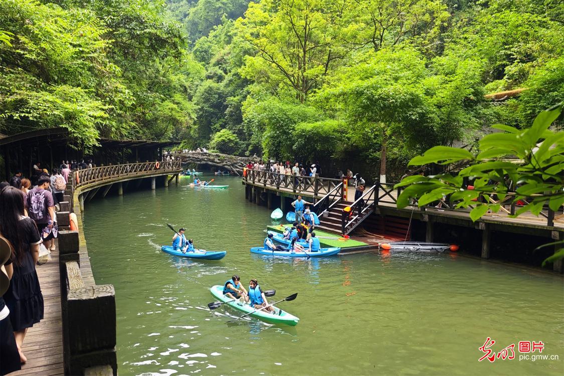 端午假期迎来旅游热