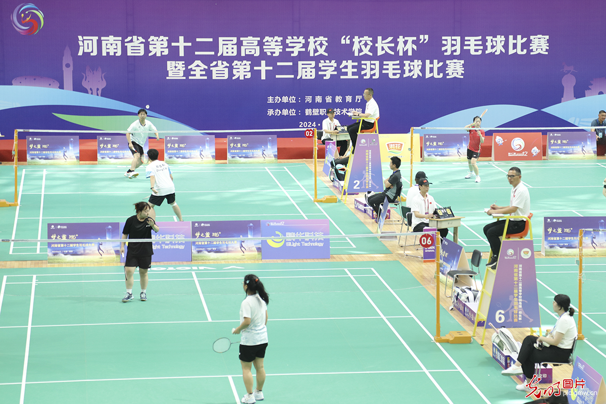 河南省第十二届学生羽毛球比赛举行