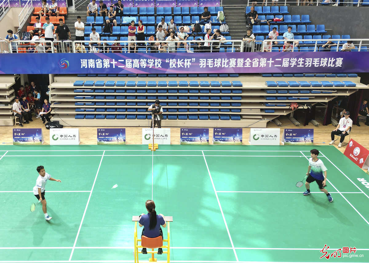 河南省第十二届学生羽毛球比赛举行