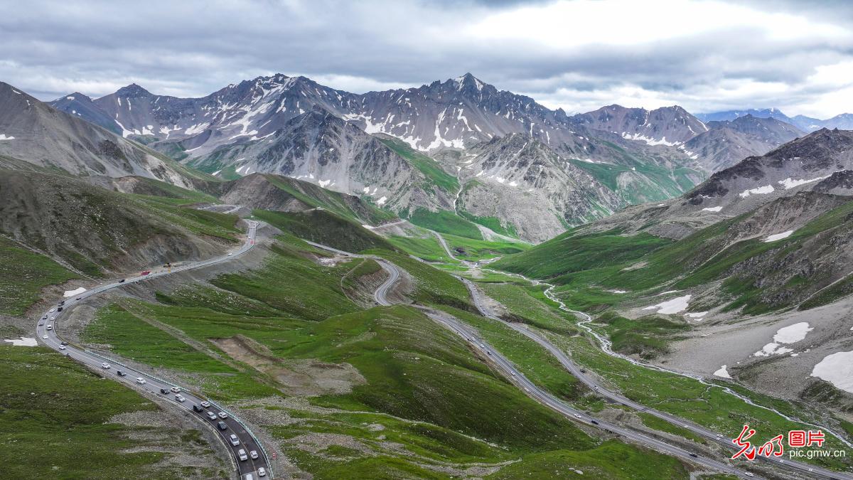 独库公路通车满月