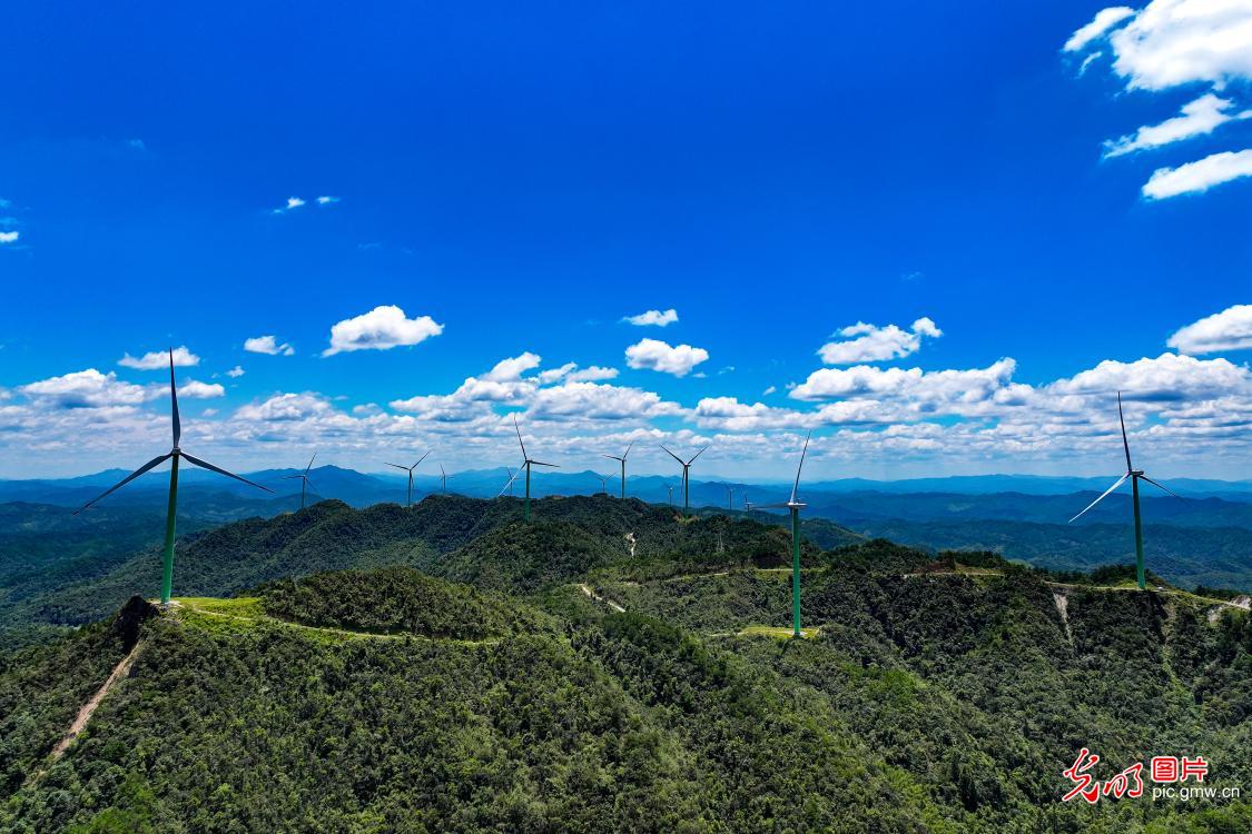 湖南通道：高山风电场