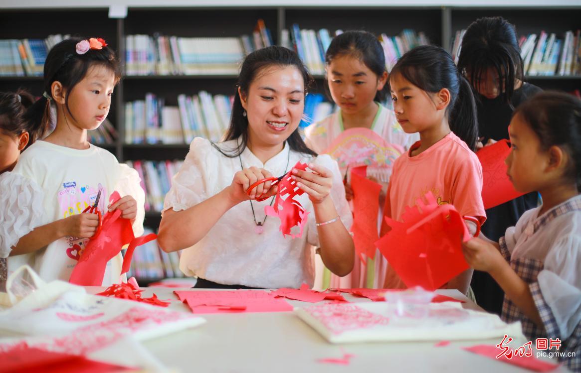 暑假学非遗 文化添活力