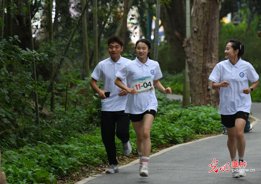 “和美村寨·民族团结跑”邀请赛在乐安县流坑古村启动