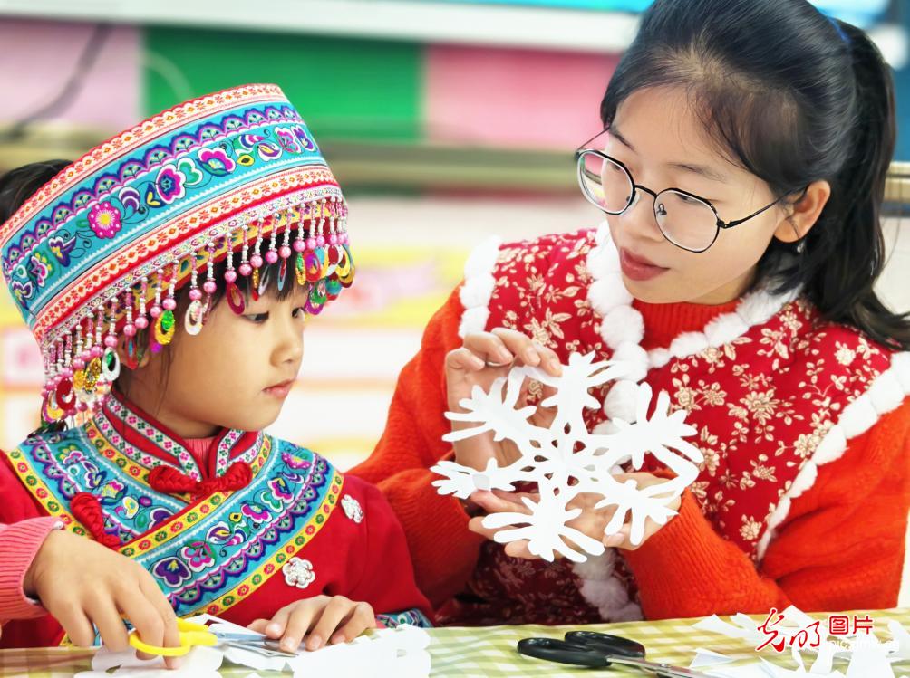 迎大雪 校园民俗活动多