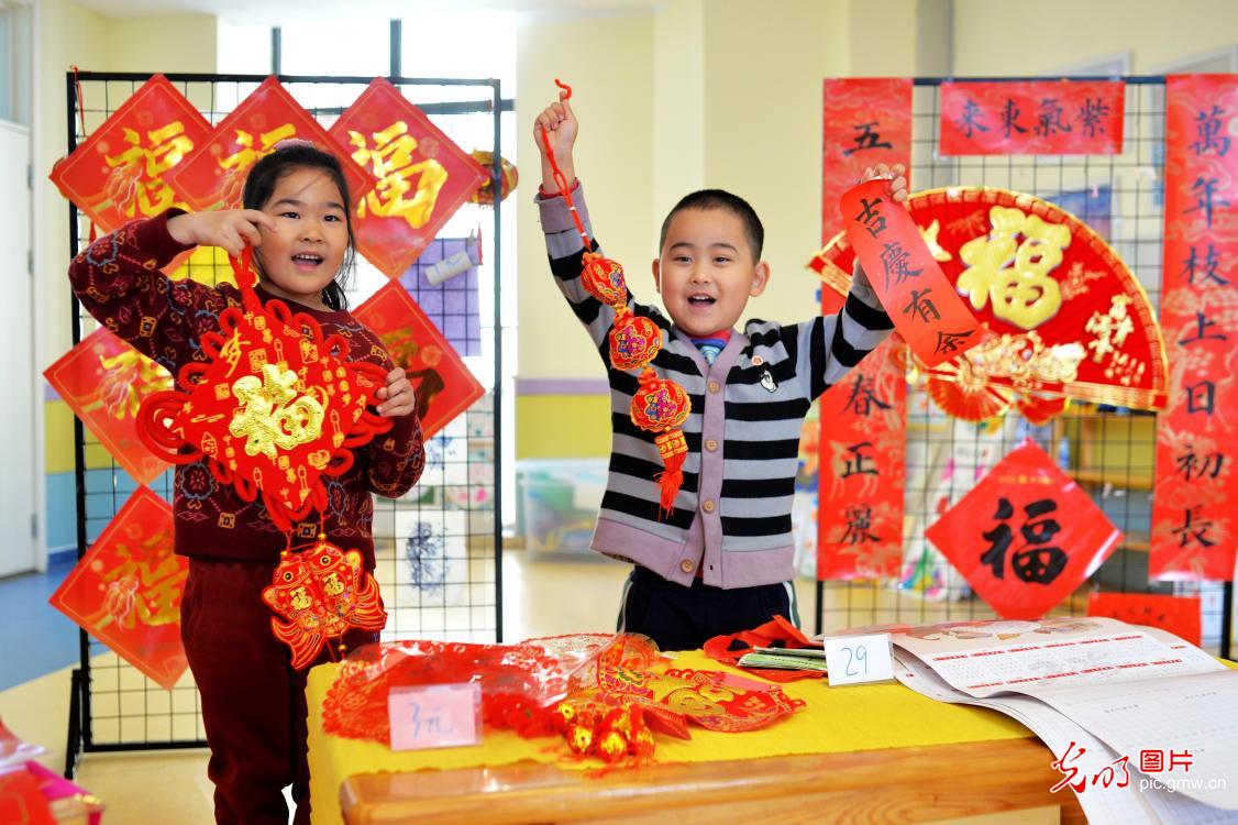 多彩校园活动迎新年