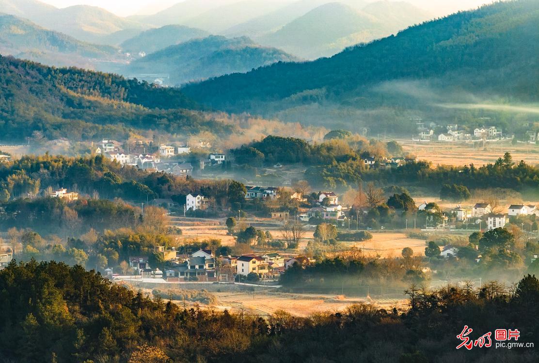 安徽芜湖：和美乡村晨景美