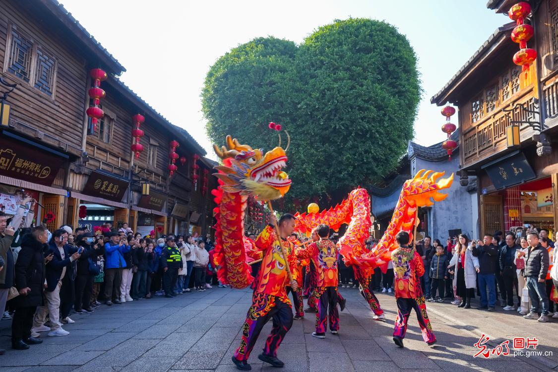 福建福州：千年街区年味浓