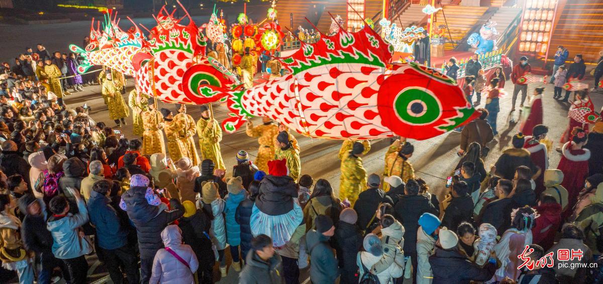 【新春走基层】新春游古镇 佳节品千年