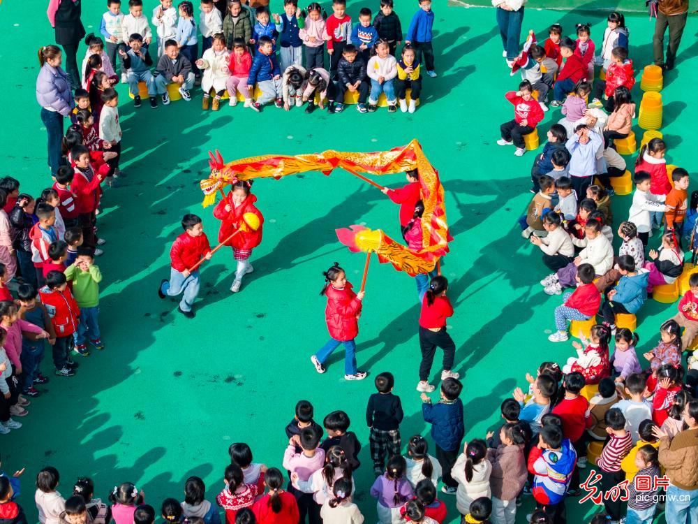 萌娃赏民俗 喜迎“二月二，龙抬头”