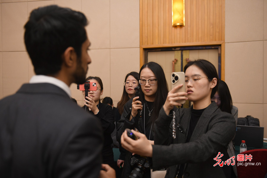 【两会“镜”相】中外记者聚焦十四届全国人大三次会议外交主题记者会