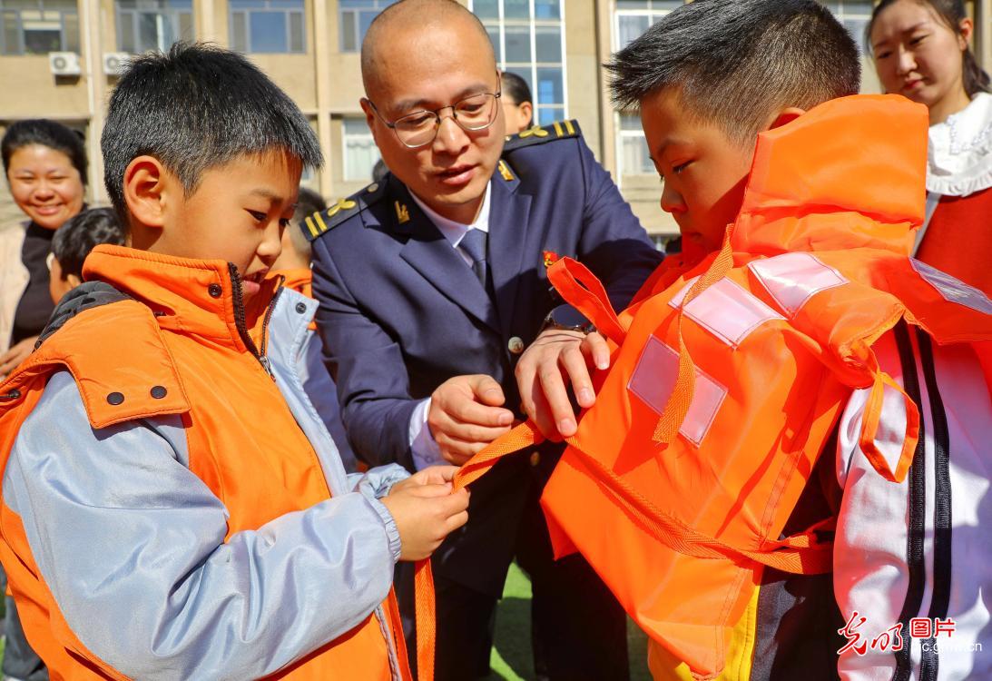 走进航海基地 学习航海知识