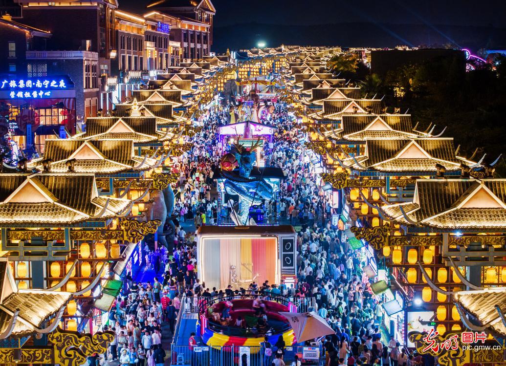 假日“夜游”撬动消费升级