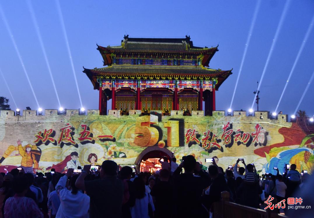 假日“夜游”撬动消费升级