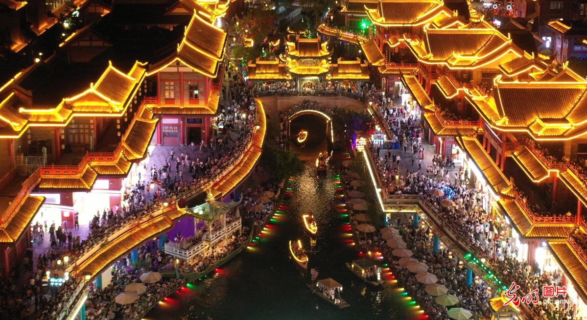 假日“夜游”撬动消费升级