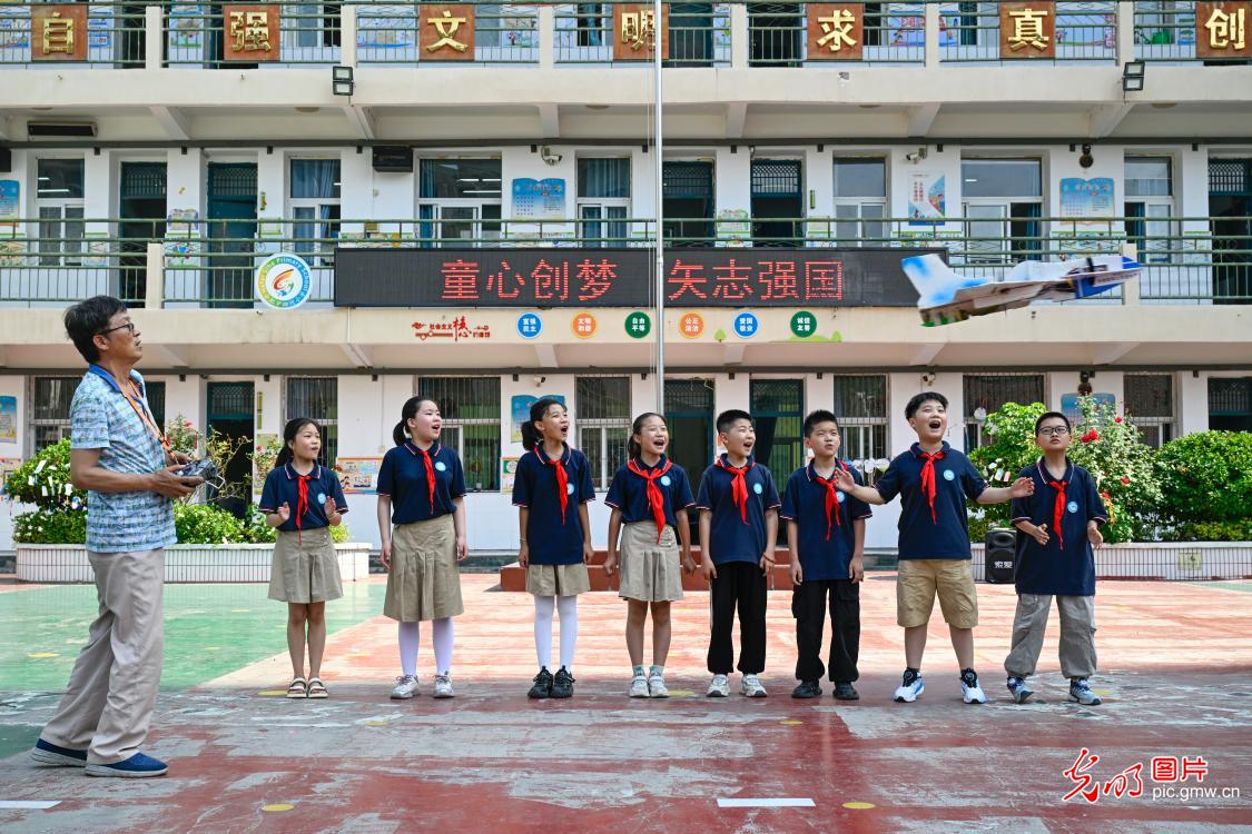 科普进校园 感受科技魅力
