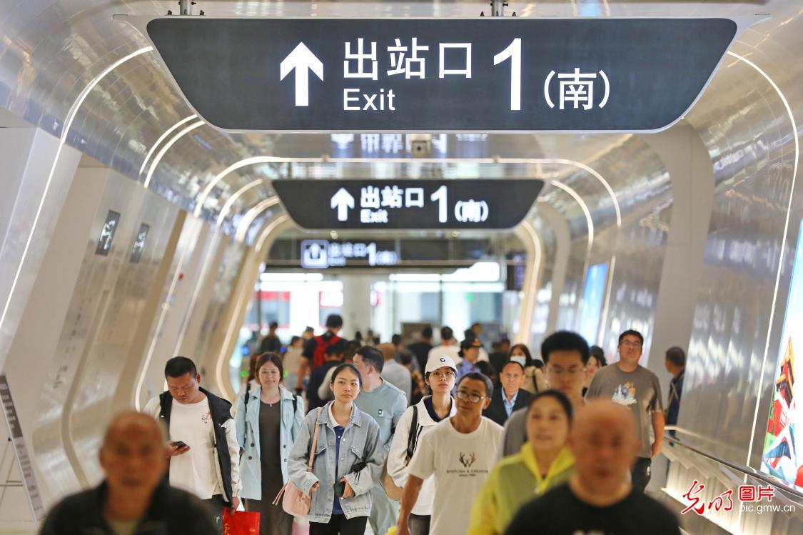 全国铁路迎来端午假期客流返程高峰