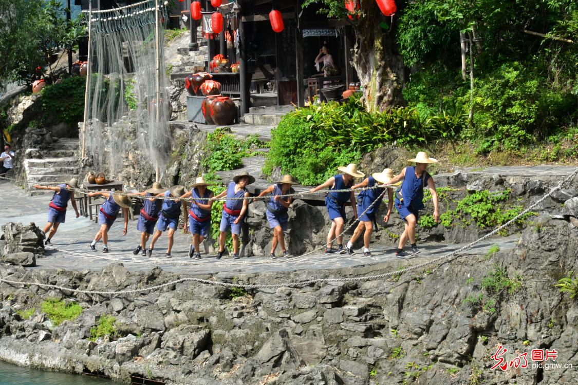 三峡非遗焕新生：“峡江号子”响彻高峡平湖