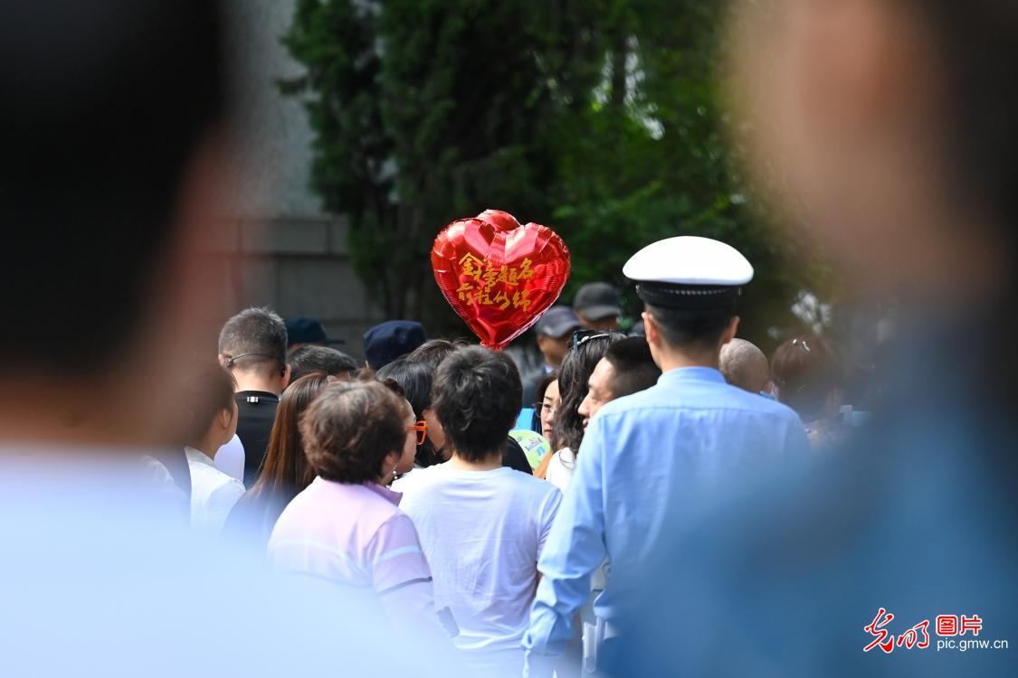 执笔逐梦，2025全国高考拉开帷幕