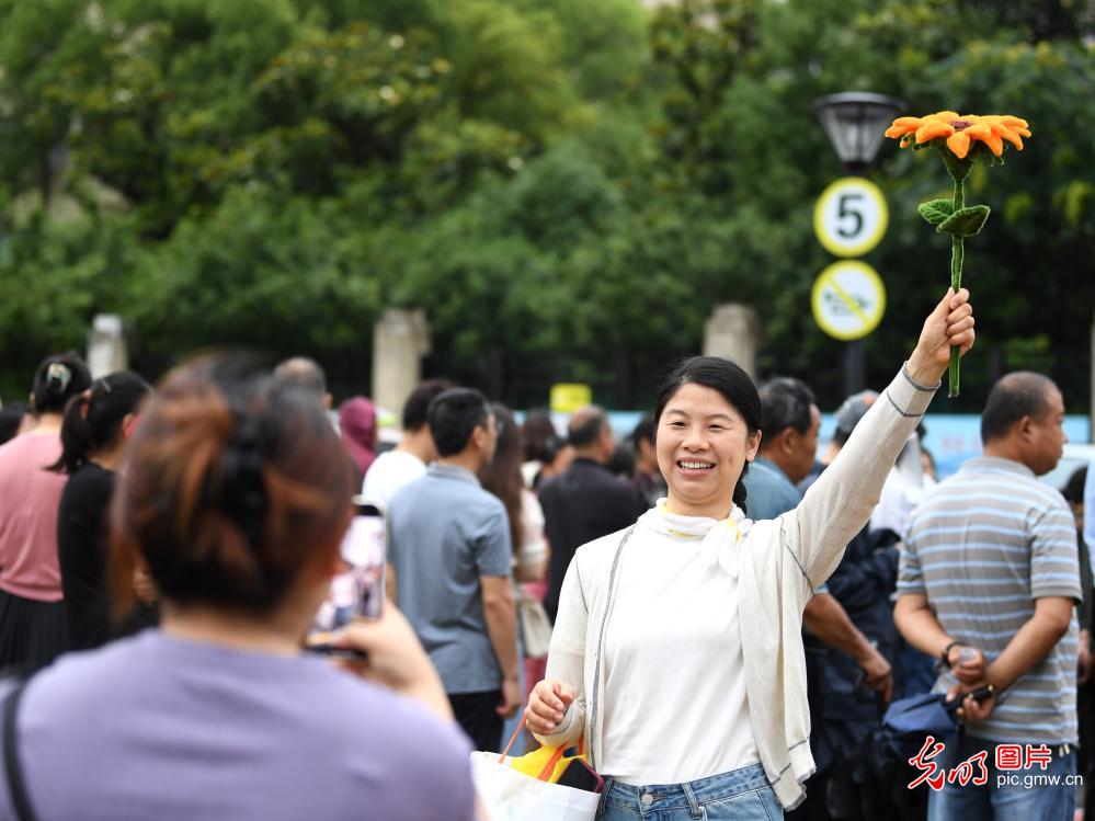 执笔逐梦，2025全国高考拉开帷幕