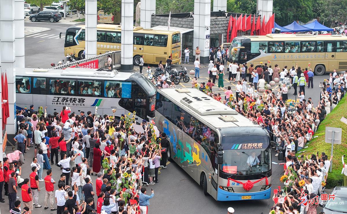 执笔逐梦，2025全国高考拉开帷幕