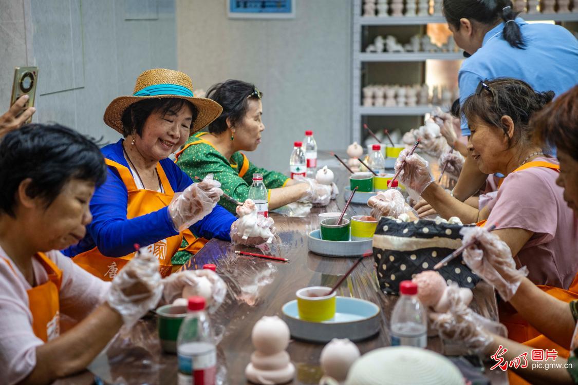 唐三彩惊艳海南 千年非遗焕彩琼海