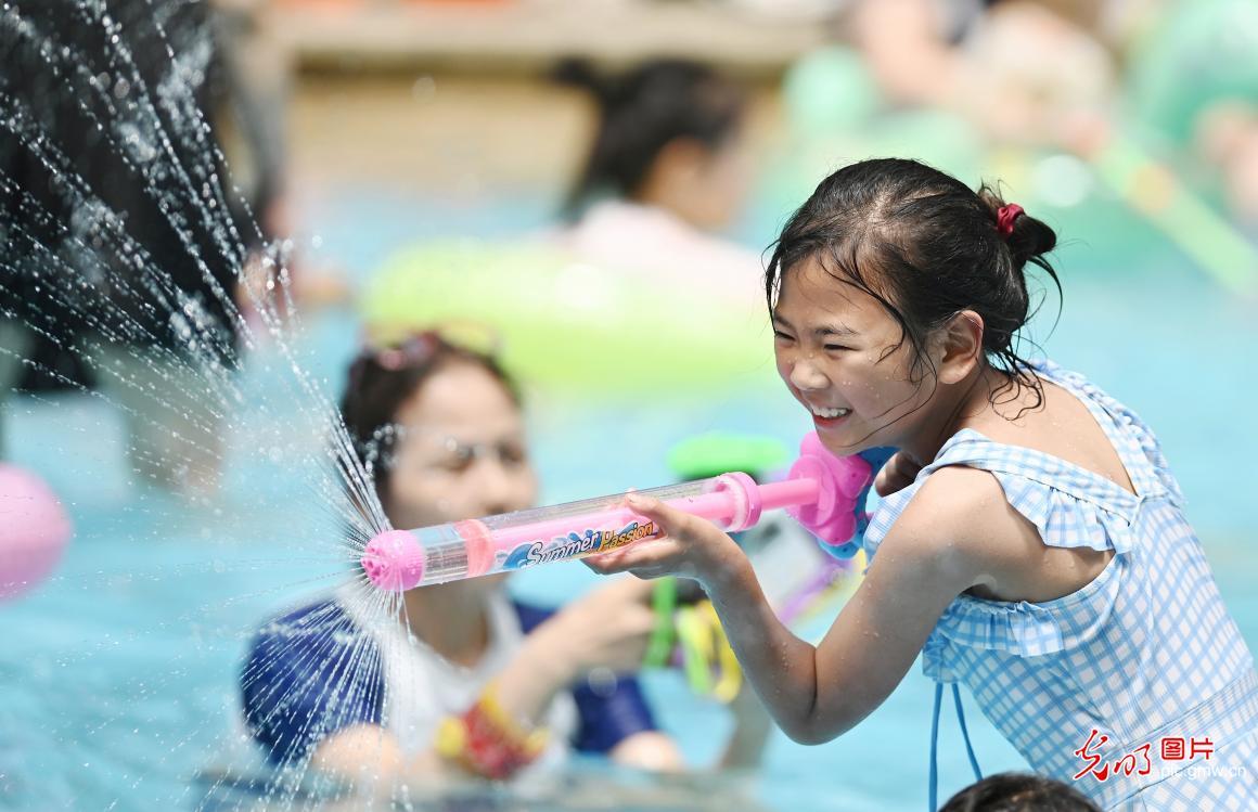 夏日戏水 乐享清凉