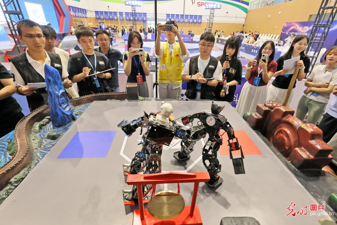 第二十四届全国大学生机器人大赛ROBOTAC赛事烟台开幕