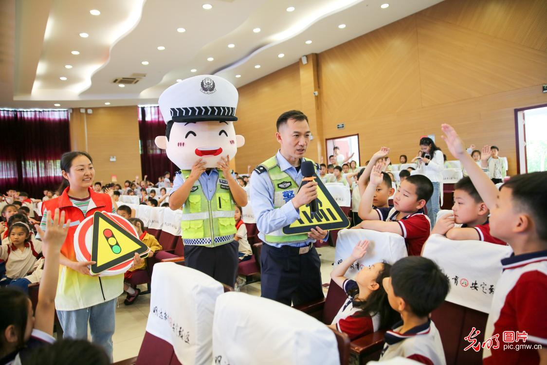 实操趣味学安全 暑期护航全覆盖