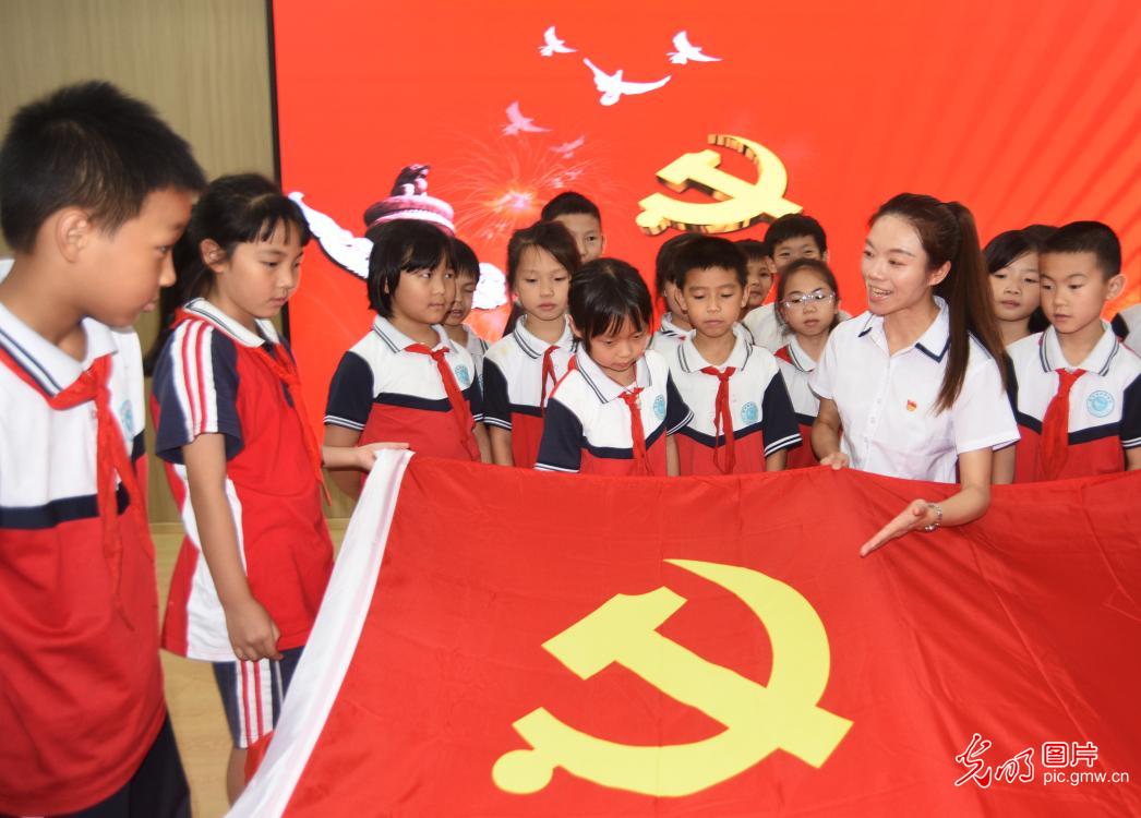 庆“七一” 颂党恩