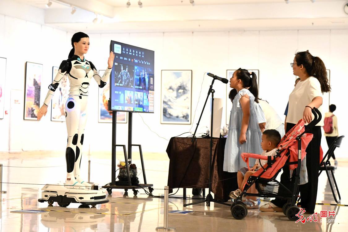 河北石家庄举办AI艺术画展