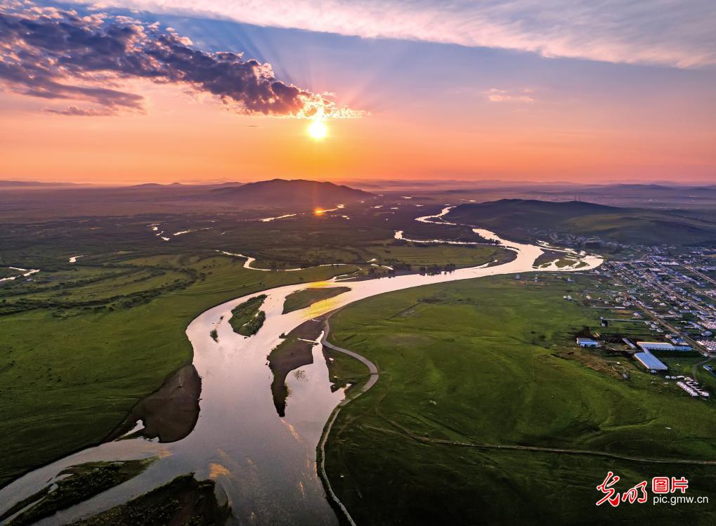 黑山头湿地晨光美