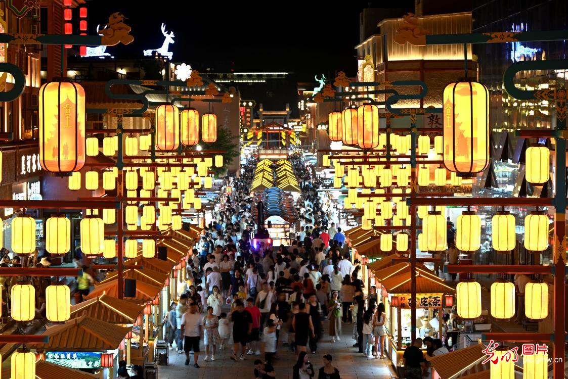 夜游火爆 点亮乡村“夜经济”