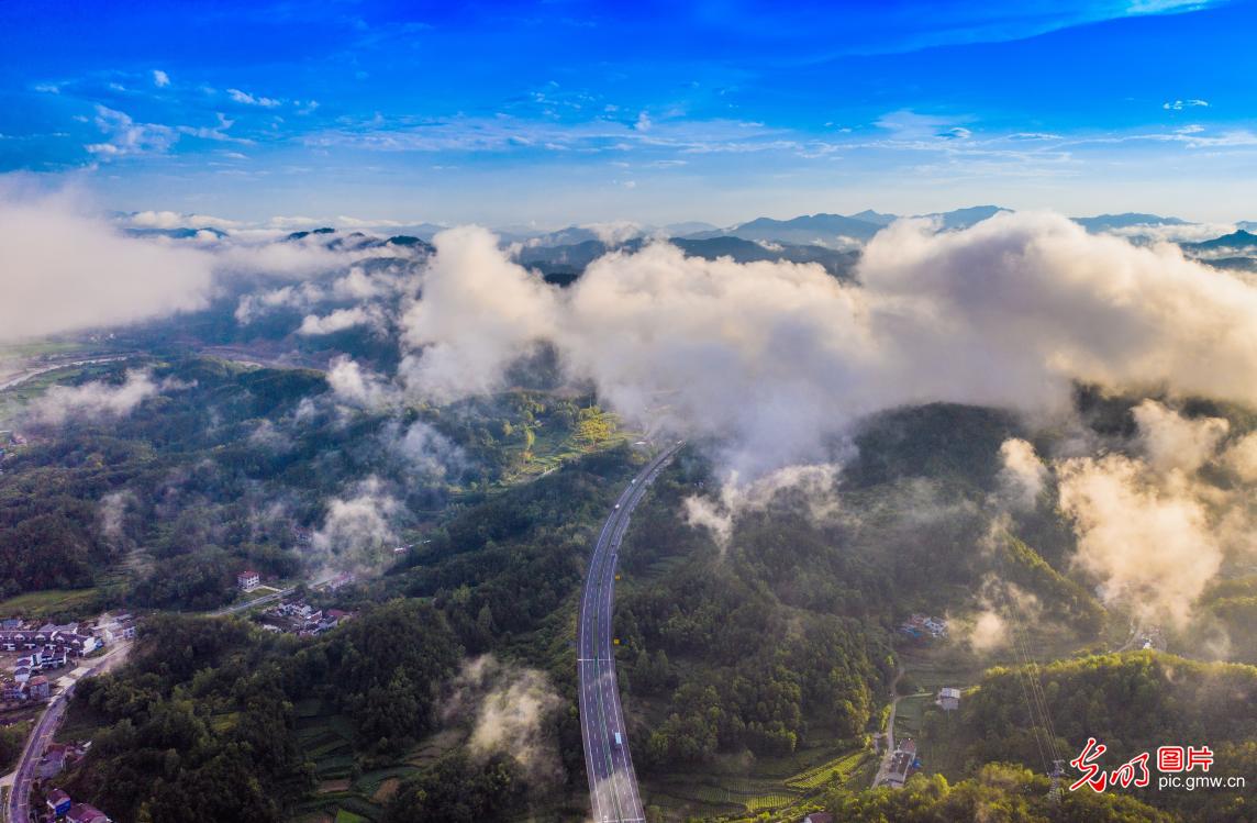 云海高速出深山