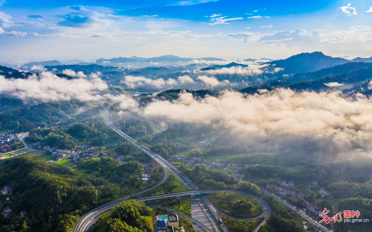 云海高速出深山