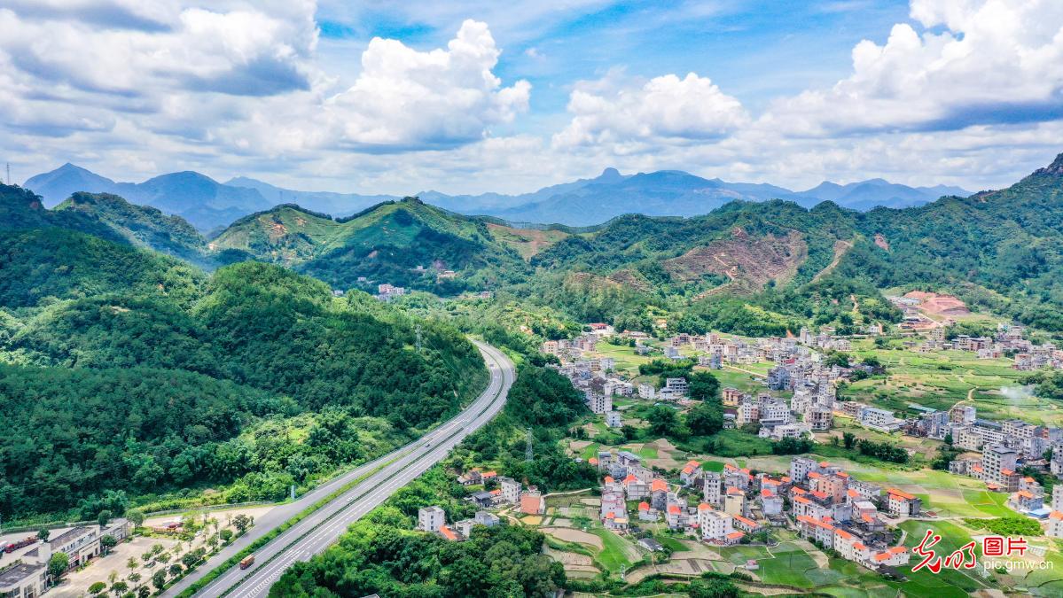 初秋乡村风景美如画
