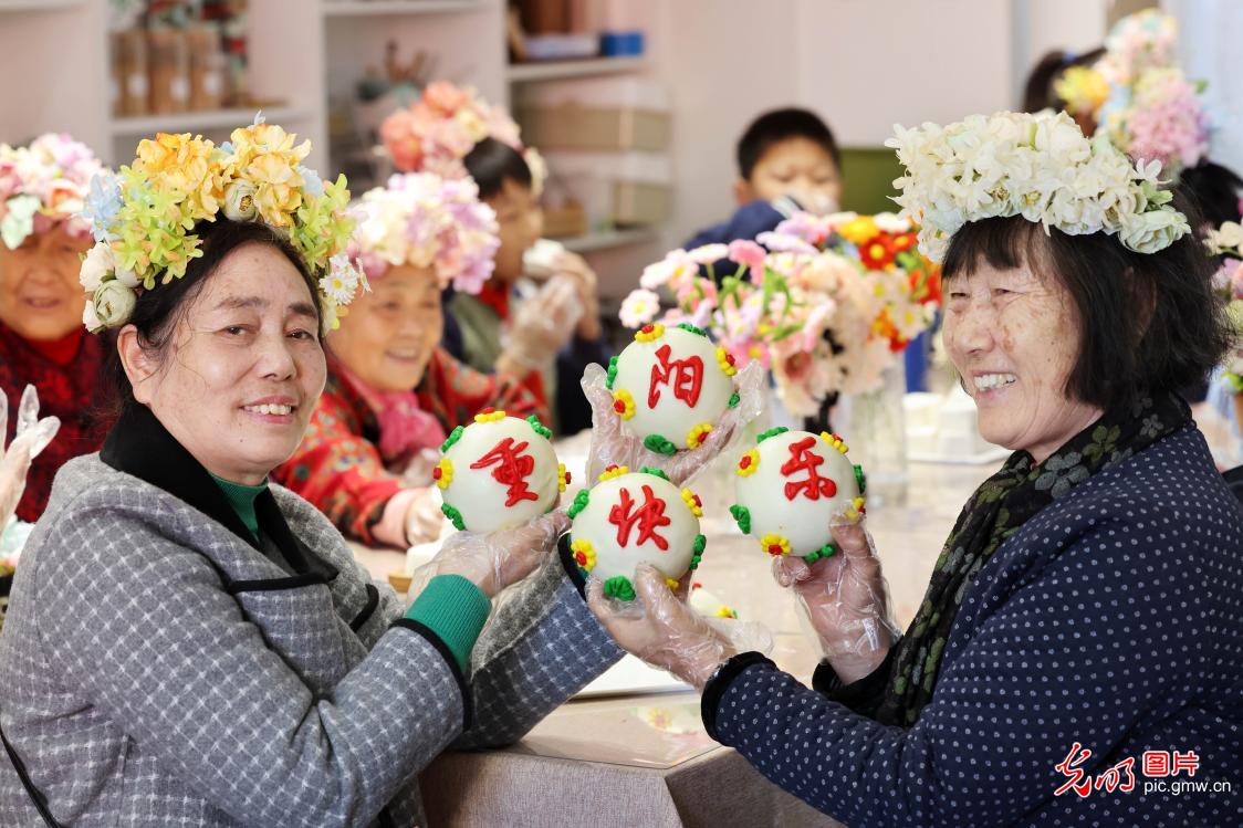 AI绘重阳 寻传统节日的变与不变