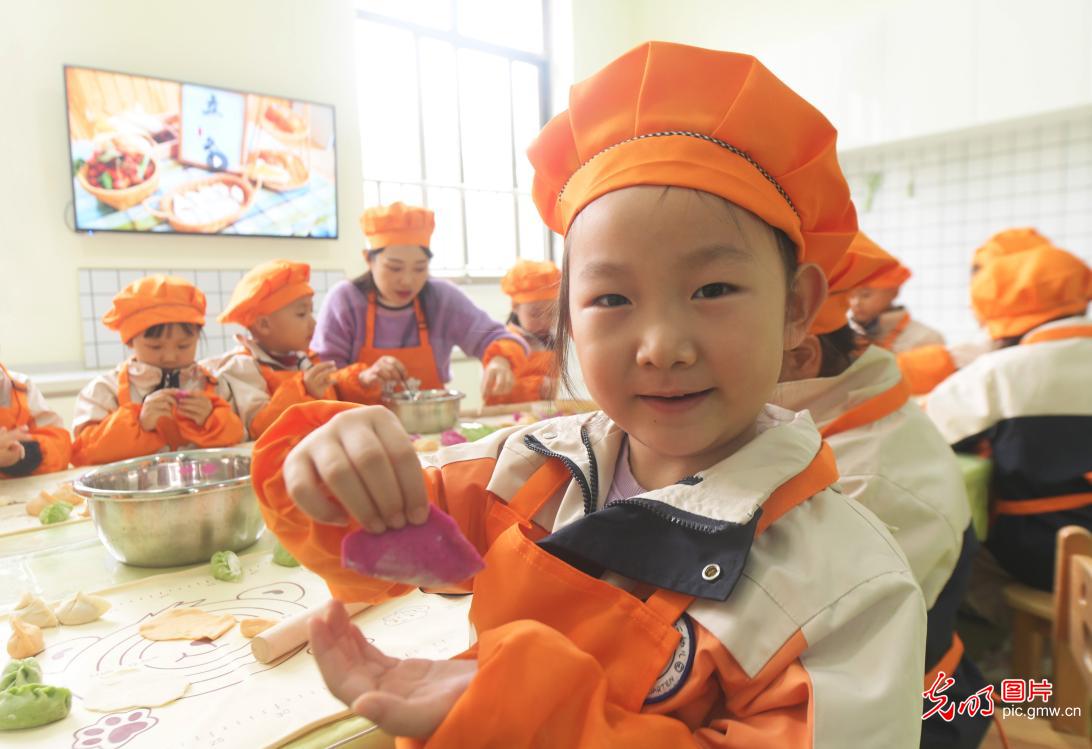 立冬日,校园非遗课“活”起来 立冬日,校园非遗课“活”起来