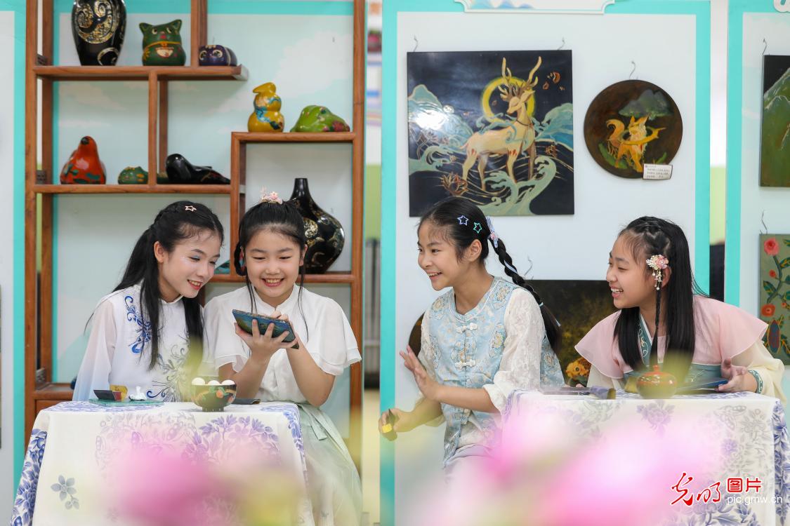 立冬日,校园非遗课“活”起来 立冬日,校园非遗课“活”起来