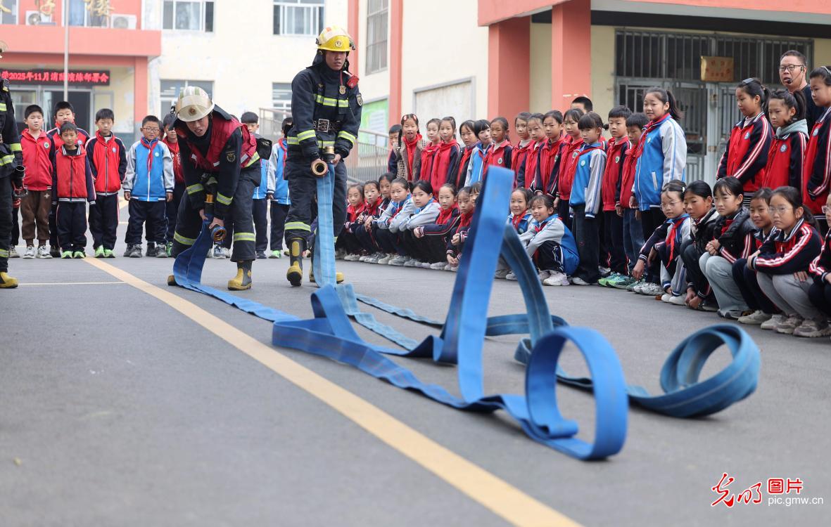 全国消防日:全民行动筑牢安全防线 全国消防日:全民行动筑牢安全防线