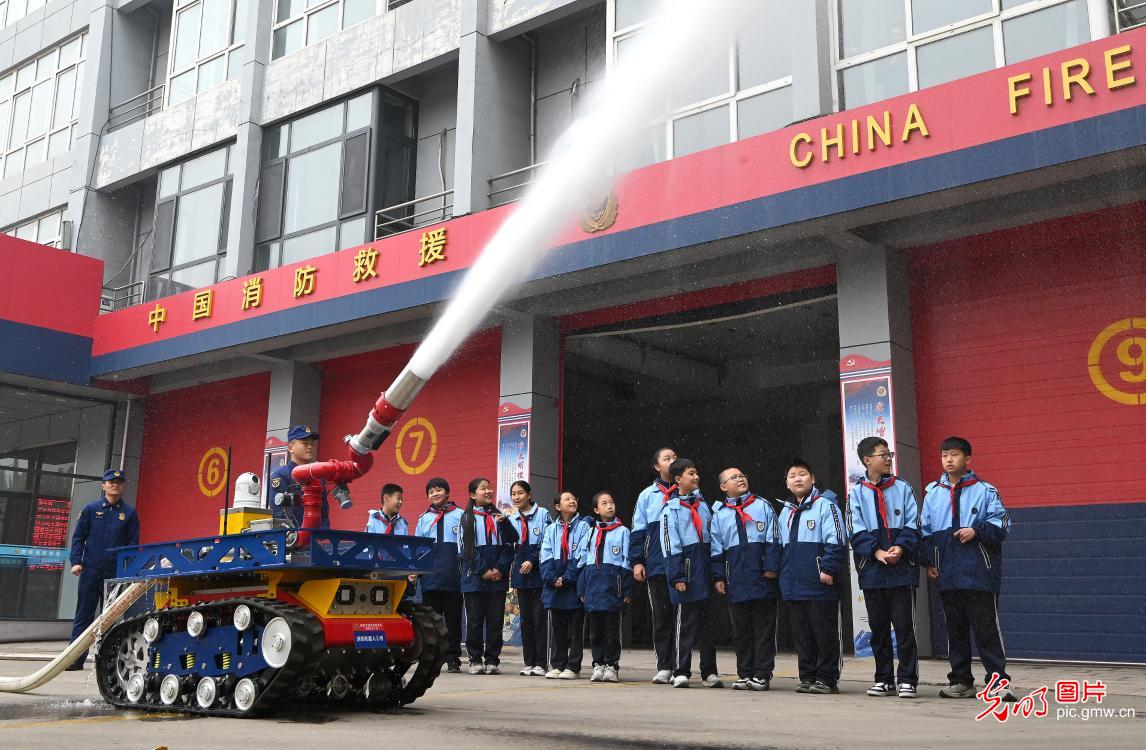 全国消防日:全民行动筑牢安全防线 全国消防日:全民行动筑牢安全防线