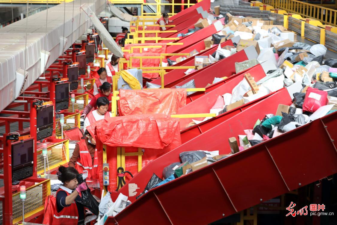 开足马力迎战“双十一”